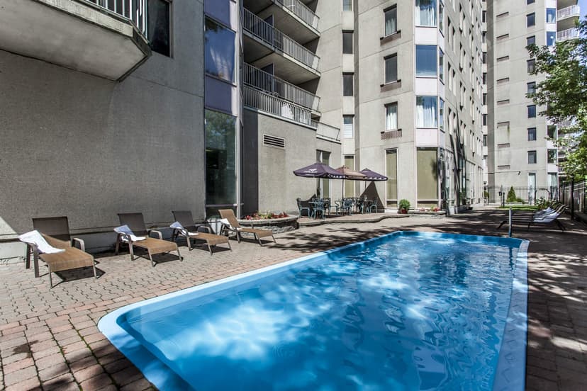 Le Nouvel Hotel
