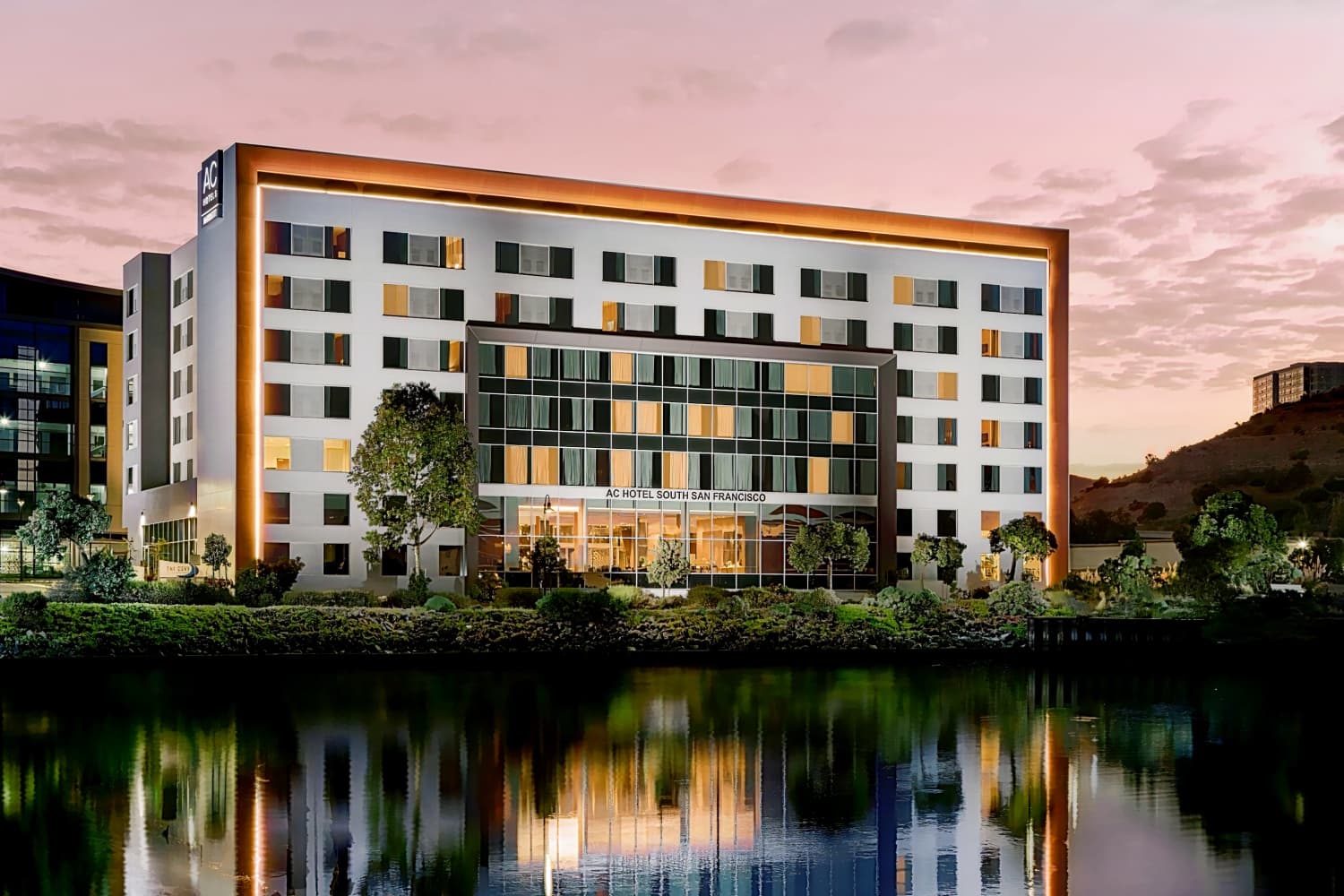 AC Hotel by Marriott San Francisco Airport/Oyster Point Waterfront