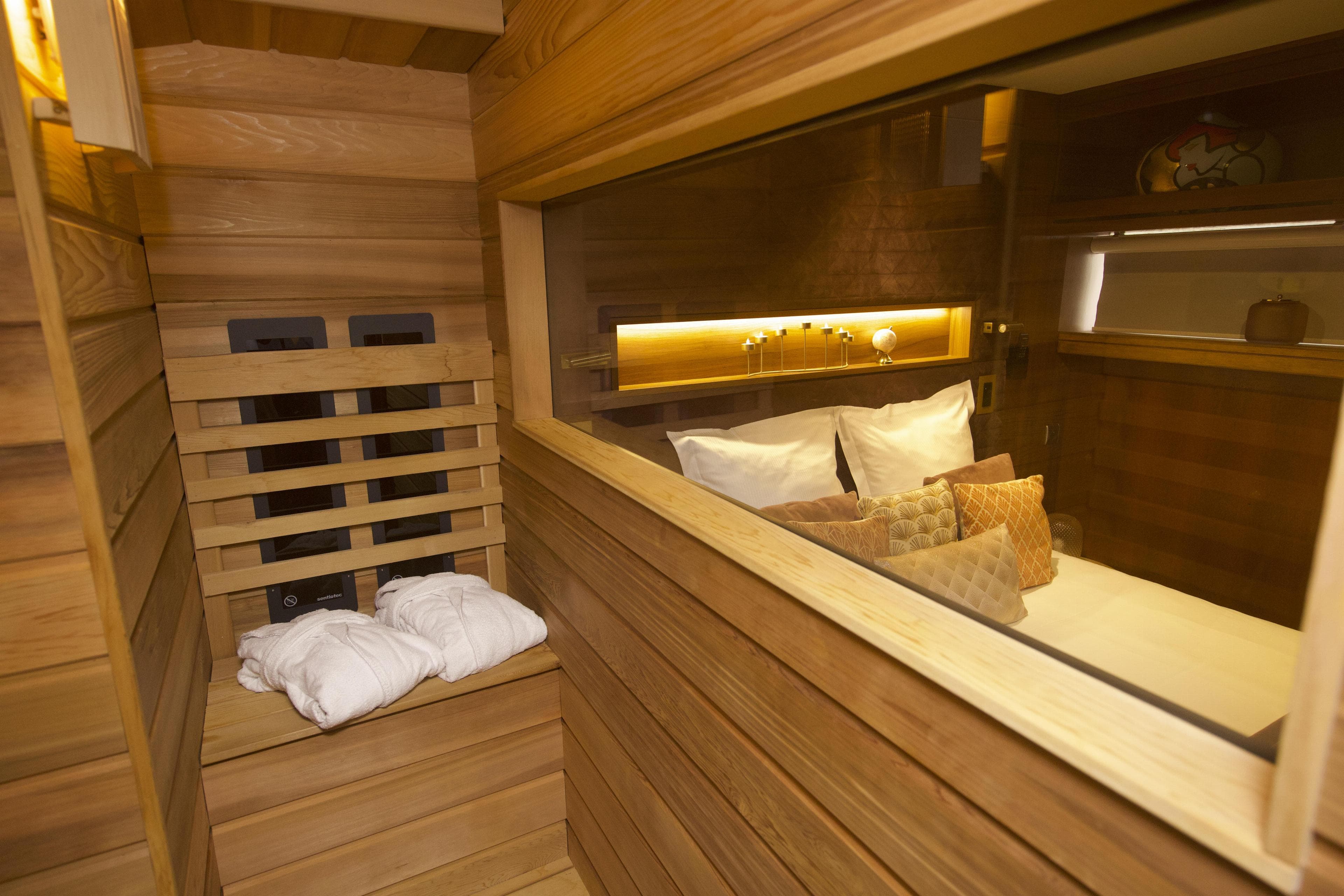 VIP Paris Yacht Hôtel