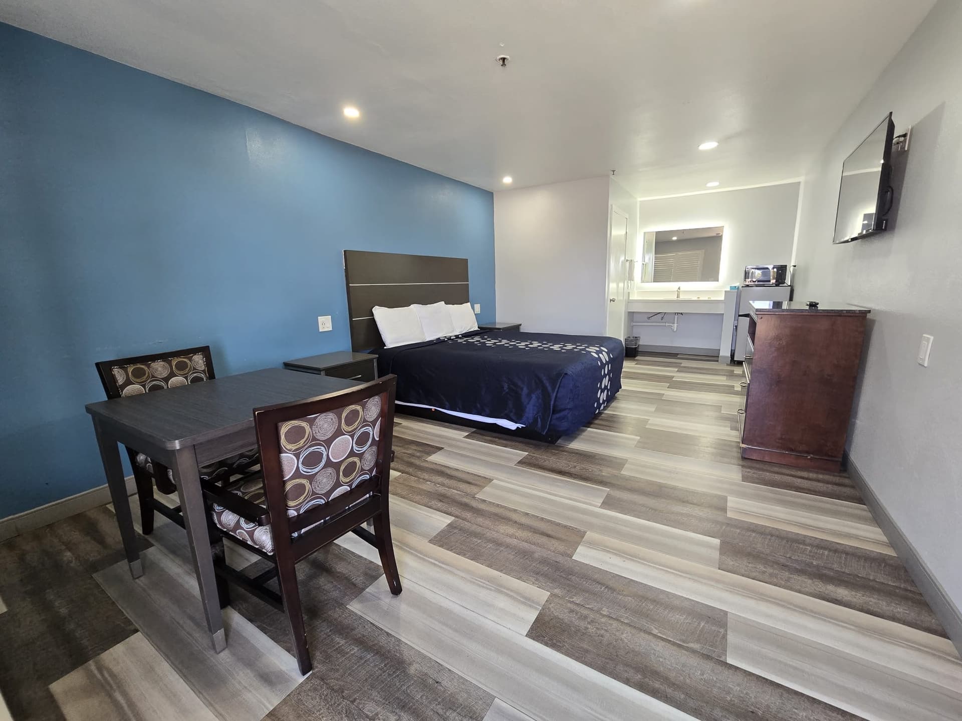 Economy Inn - Ontario