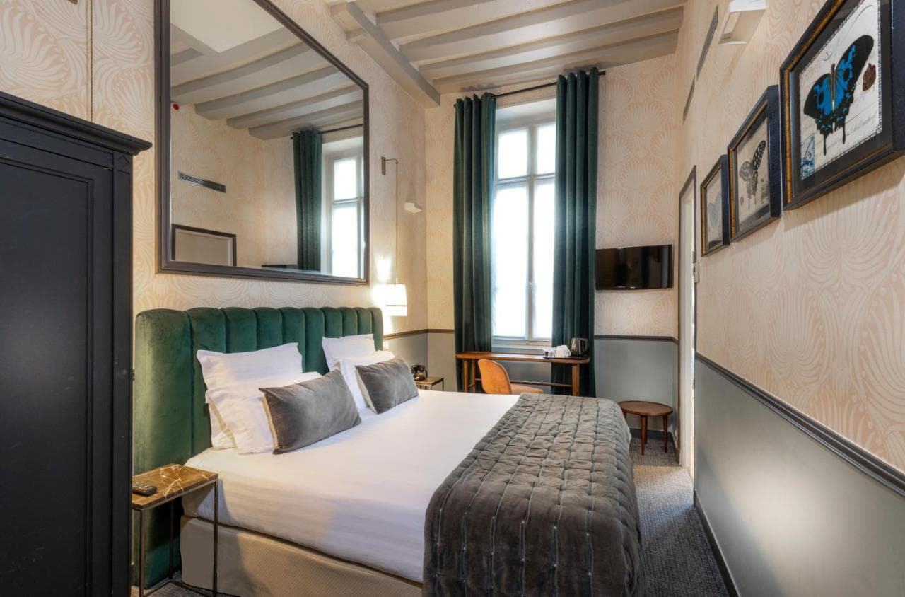 Dauphine Saint Germain