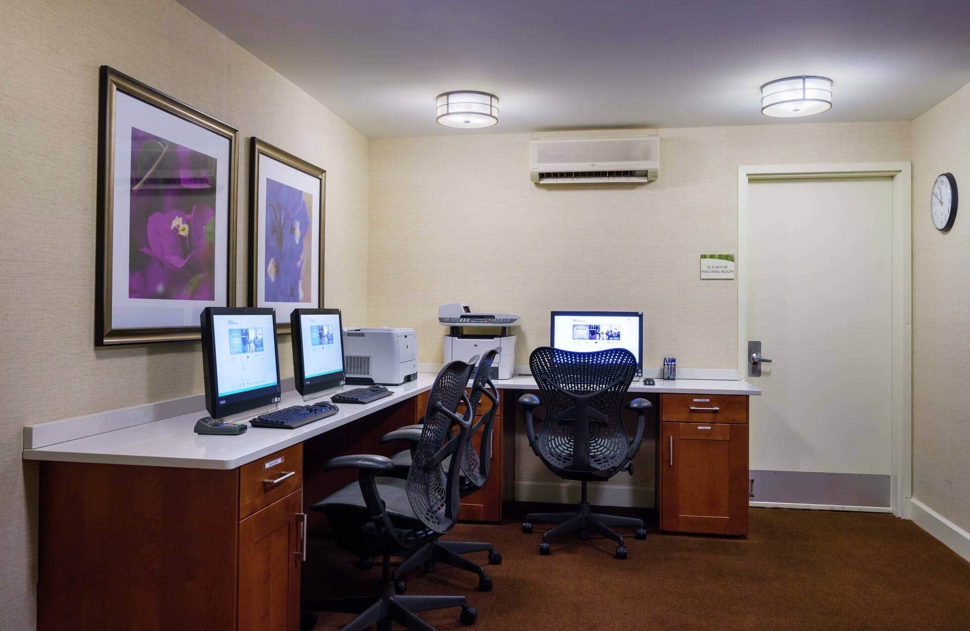Hilton Garden Inn Queens / JFK Airport