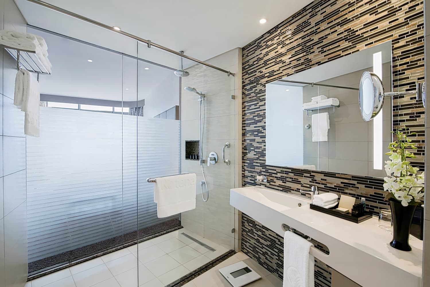 Pearl Rotana Capital Centre