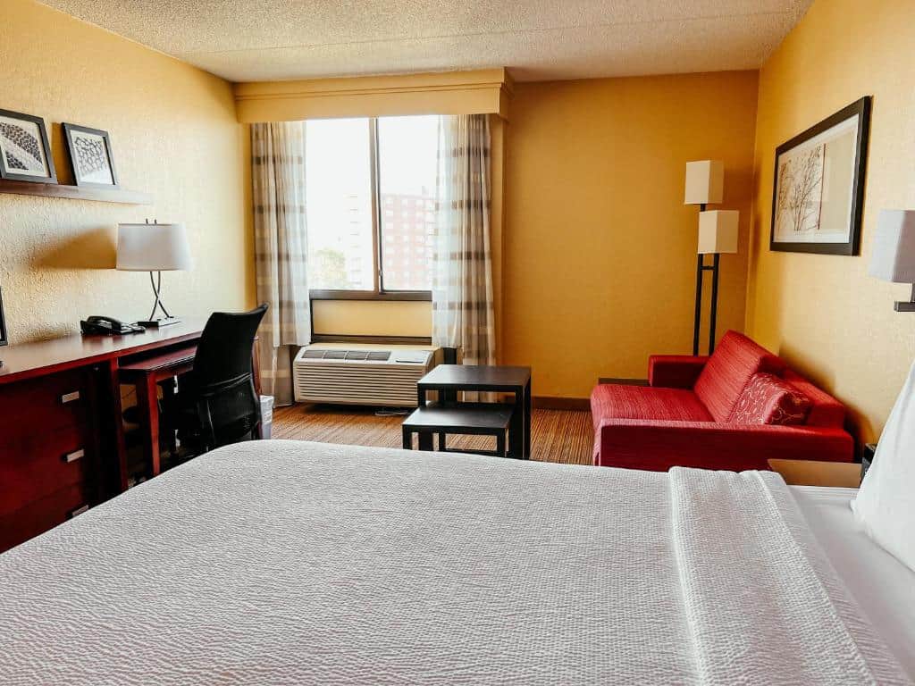 Courtyard by Marriott Alexandria Pentagon South