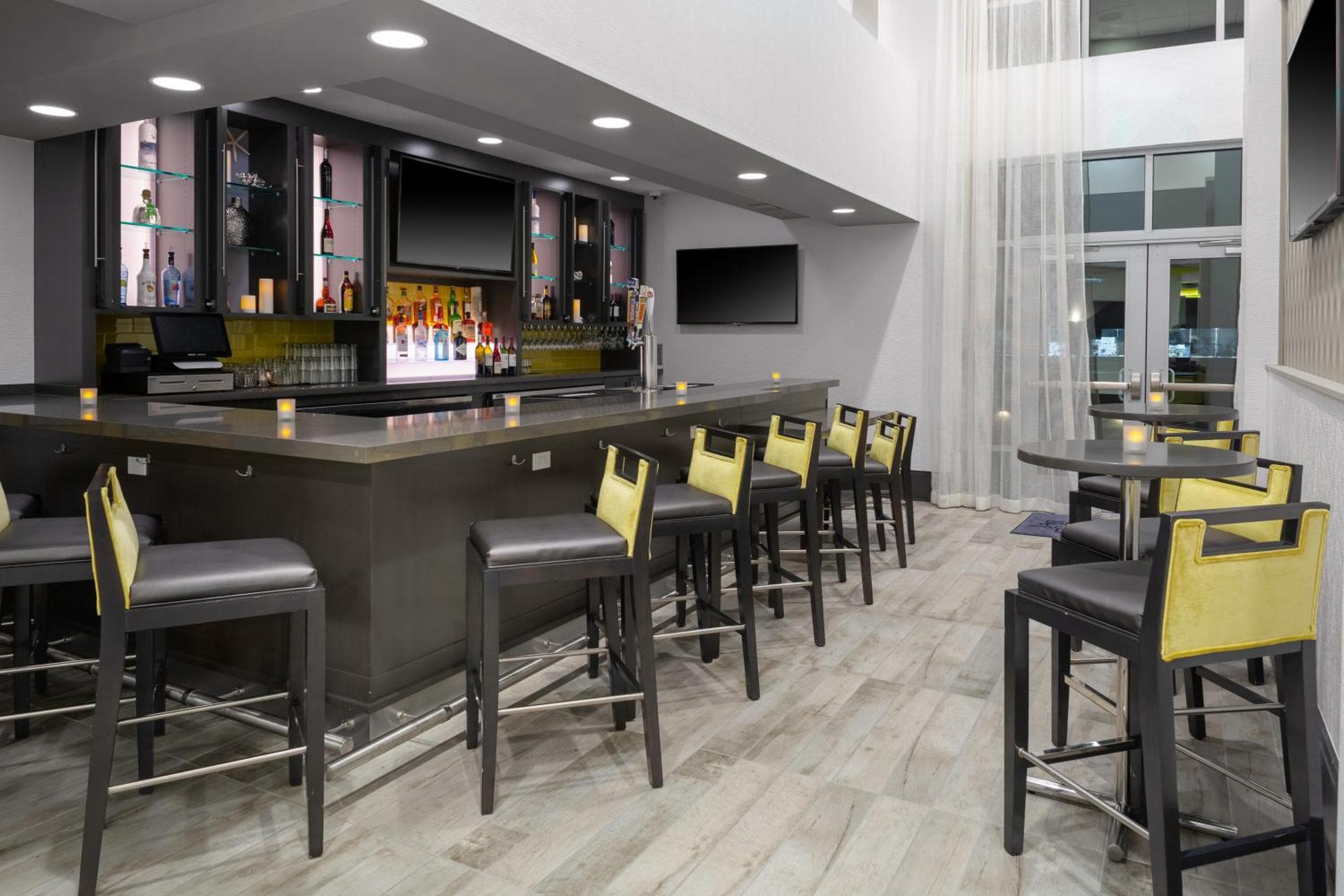 Hampton Inn & Suites by Hilton Irvine - Orange County Airport