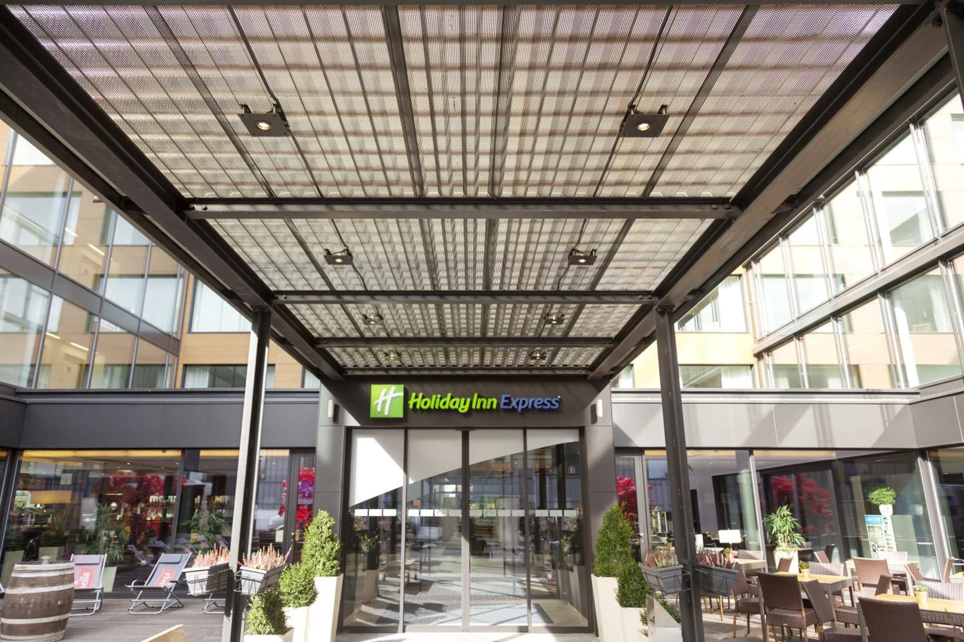 Holiday Inn Express Zürich Airport, an IHG Hotel