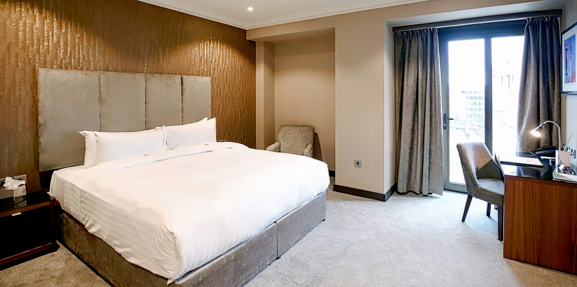 DoubleTree by Hilton Belfast City Ten Square