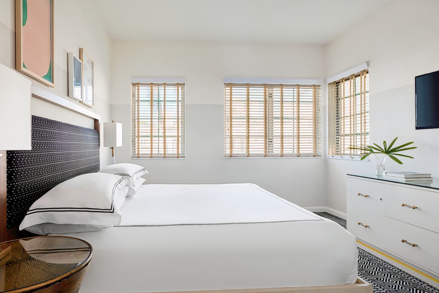Kimpton Surfcomber Hotel by IHG
