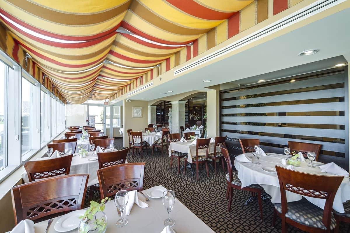 Monte Carlo Inn Vaughan Suites