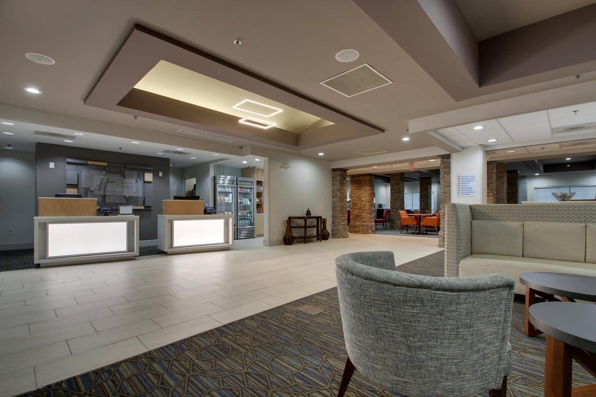 Holiday Inn Express Hotel & Suites Middleboro Raynham, an IHG Hotel