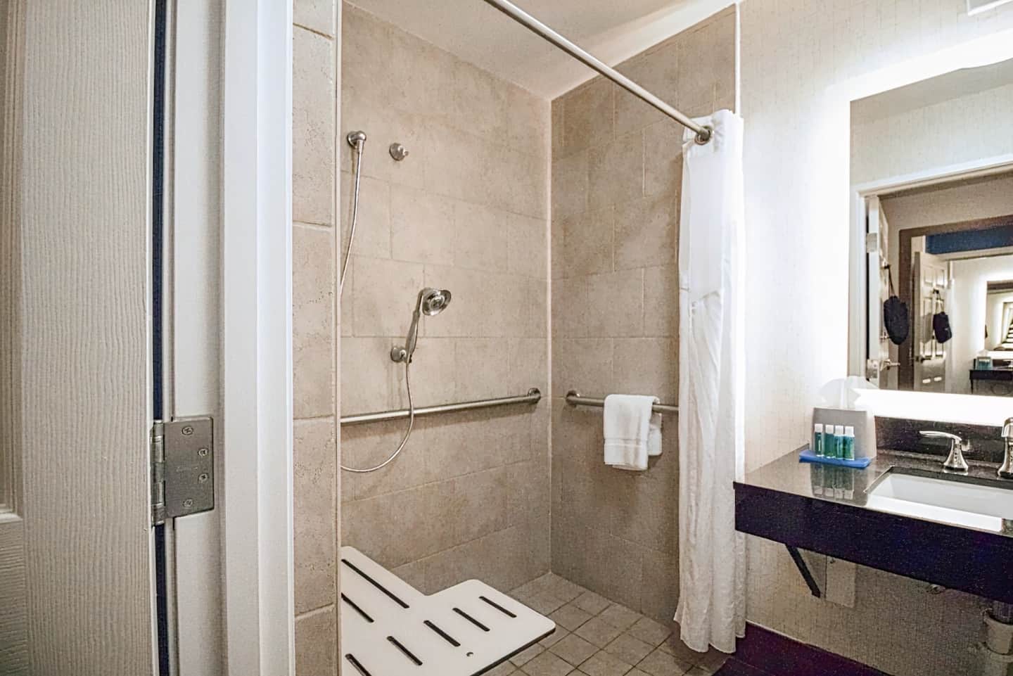 Holiday Inn Express & Suites Columbia-I-26 @ Harbison Blvd