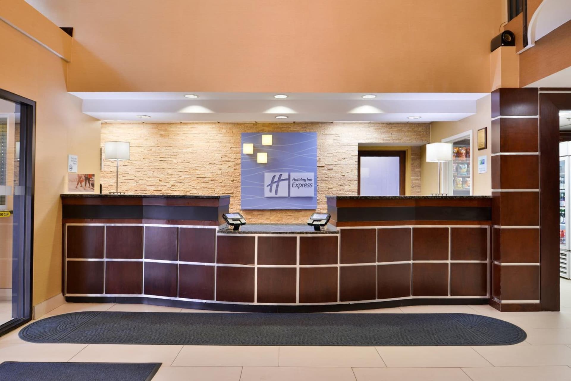 Holiday Inn Express & Suites West Chester by IHG