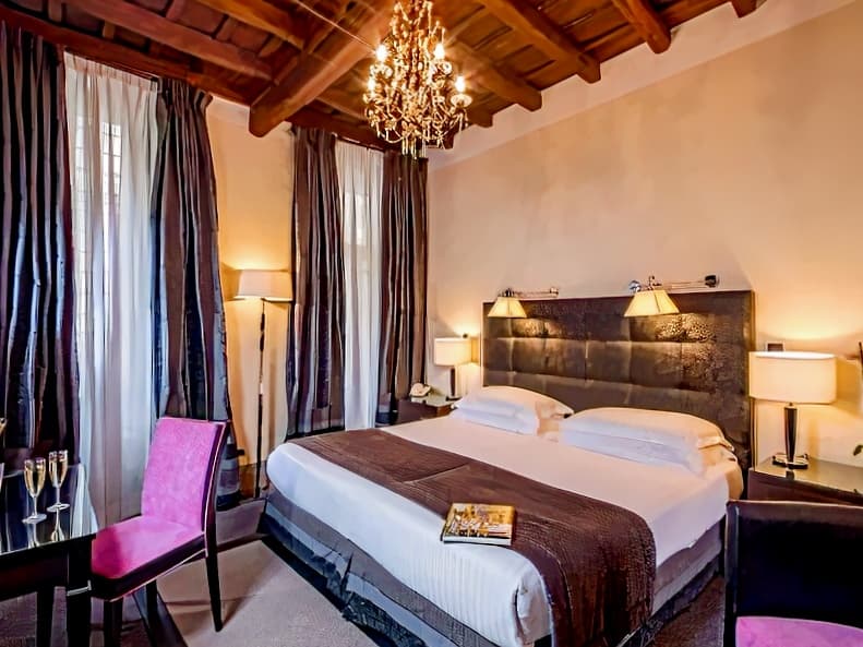 The inn at the Roman forum