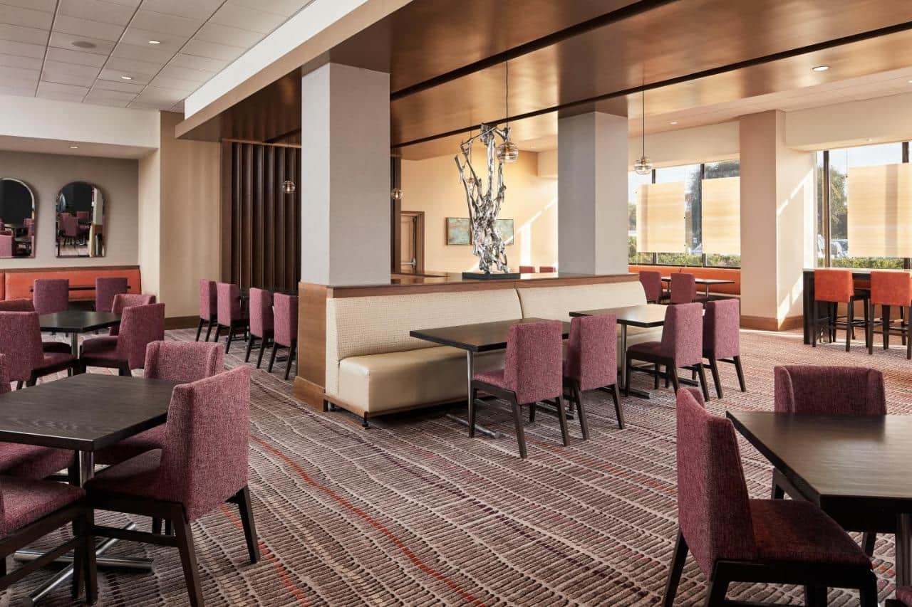 Crowne Plaza Dallas Market Center