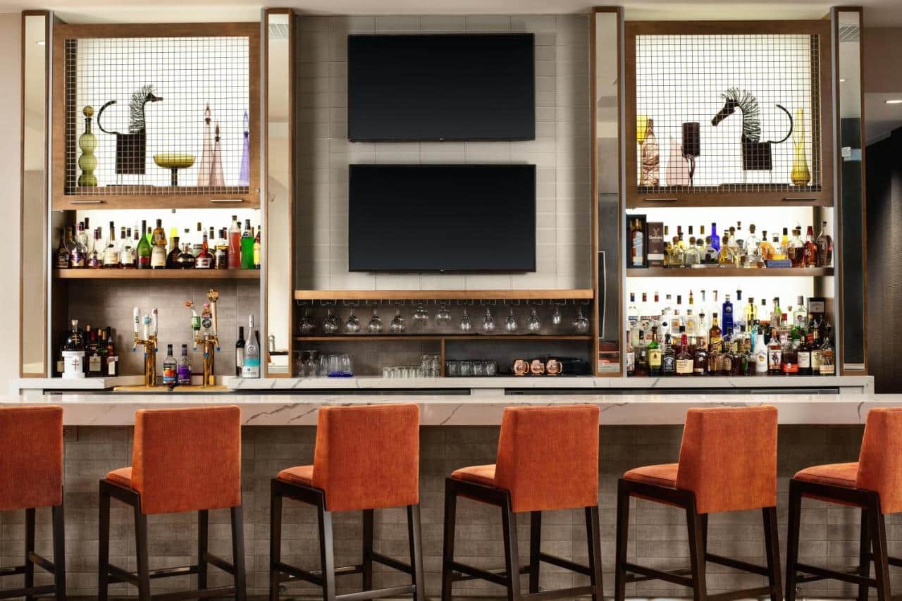 Crowne Plaza Dallas Market Center