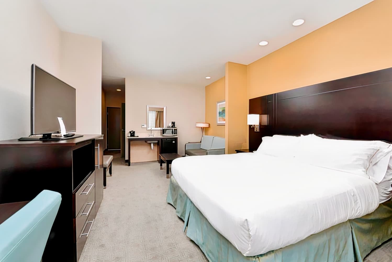 Holiday Inn Express & Suites Austin South