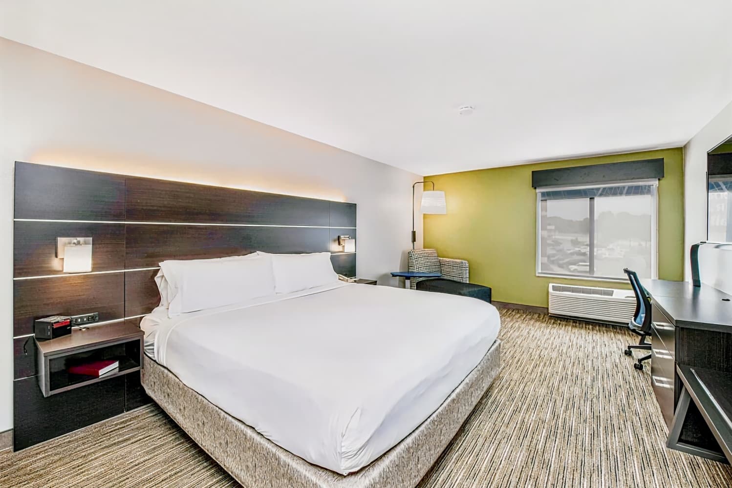 Holiday Inn Express - Delafield