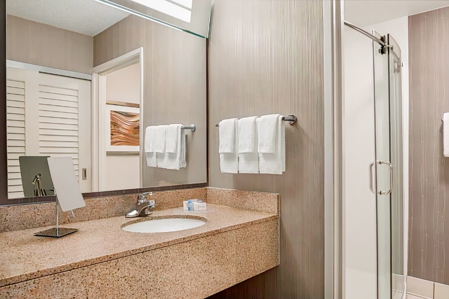 Courtyard by Marriott Chicago Bloomingdale