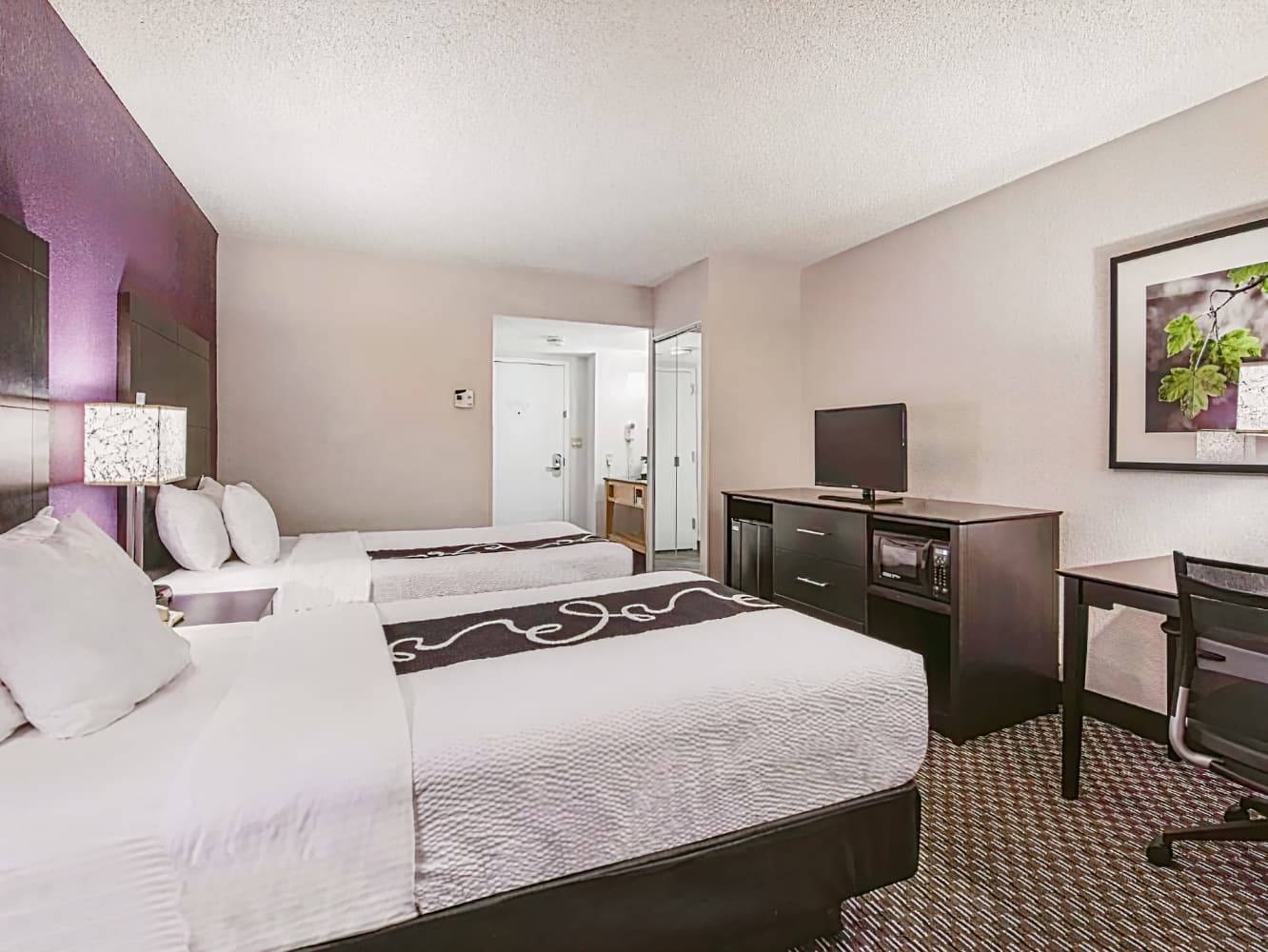 La Quinta Inn & Suites by Wyndham Plantation at SW 6th St