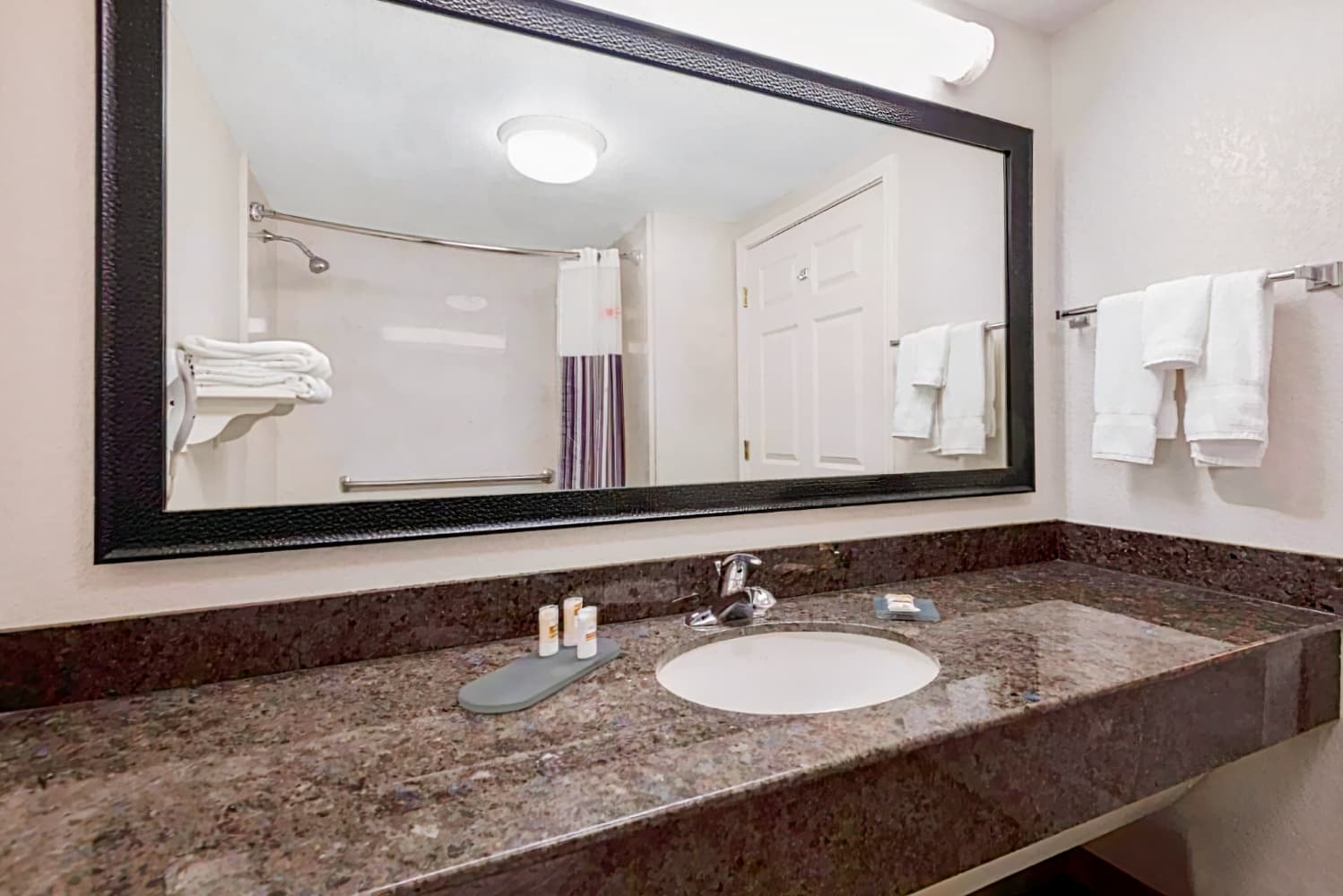 La Quinta Inn & Suites by Wyndham San Antonio Riverwalk