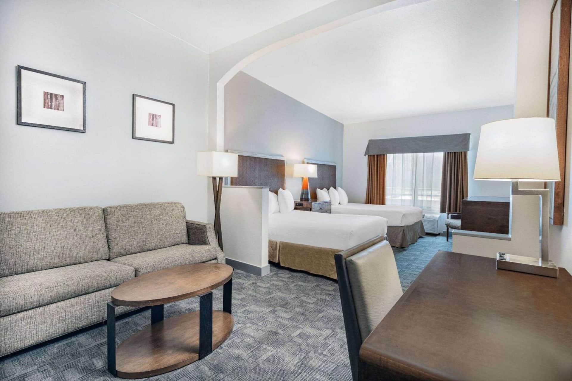 Ramada by Wyndham Bakersfield North