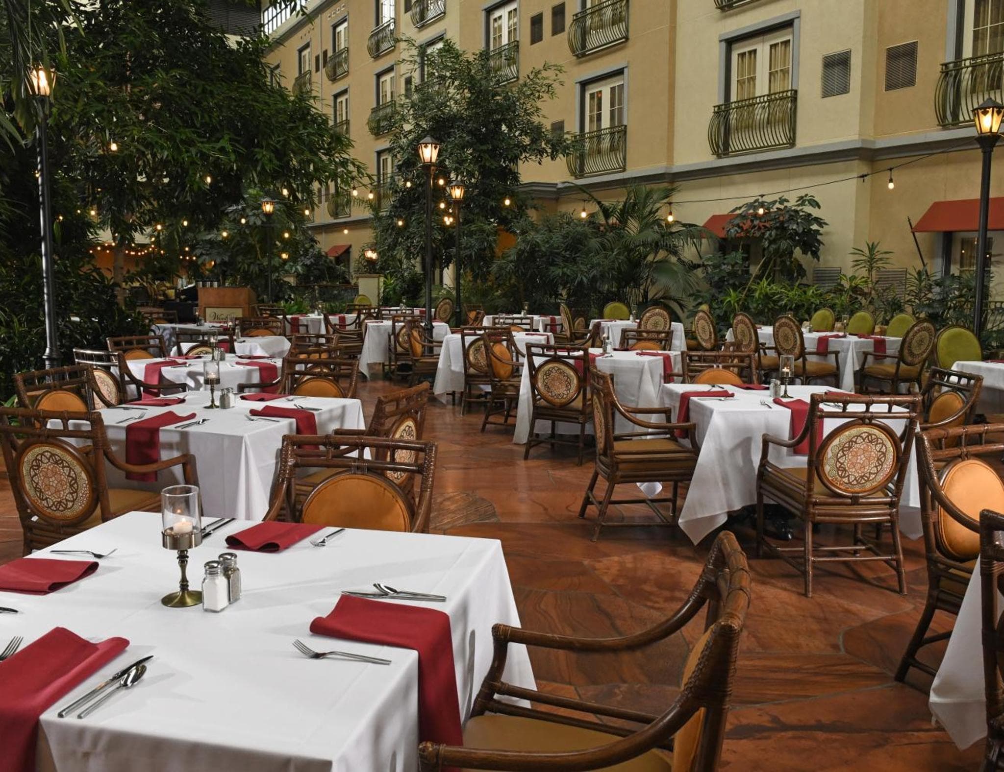 Woolley's Classic Suites Denver Airport