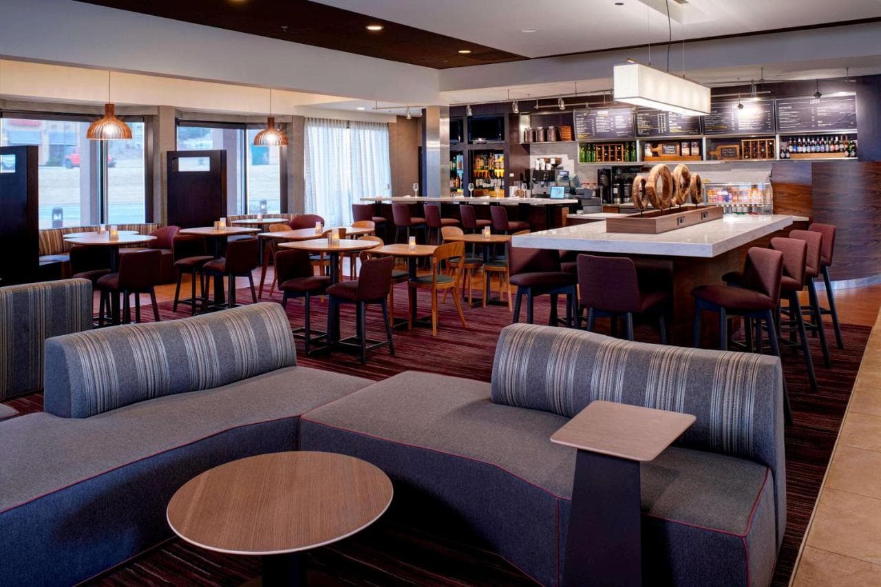 Courtyard by Marriott Kansas City Airport
