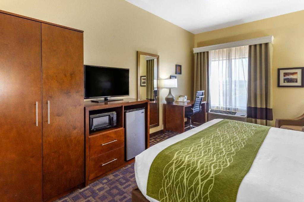 Comfort Inn & Suites North Aurora