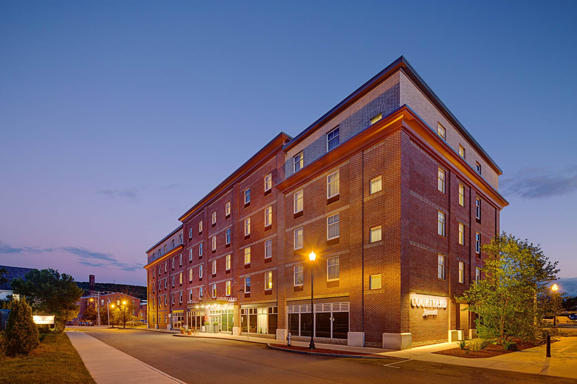Courtyard Keene Downtown
