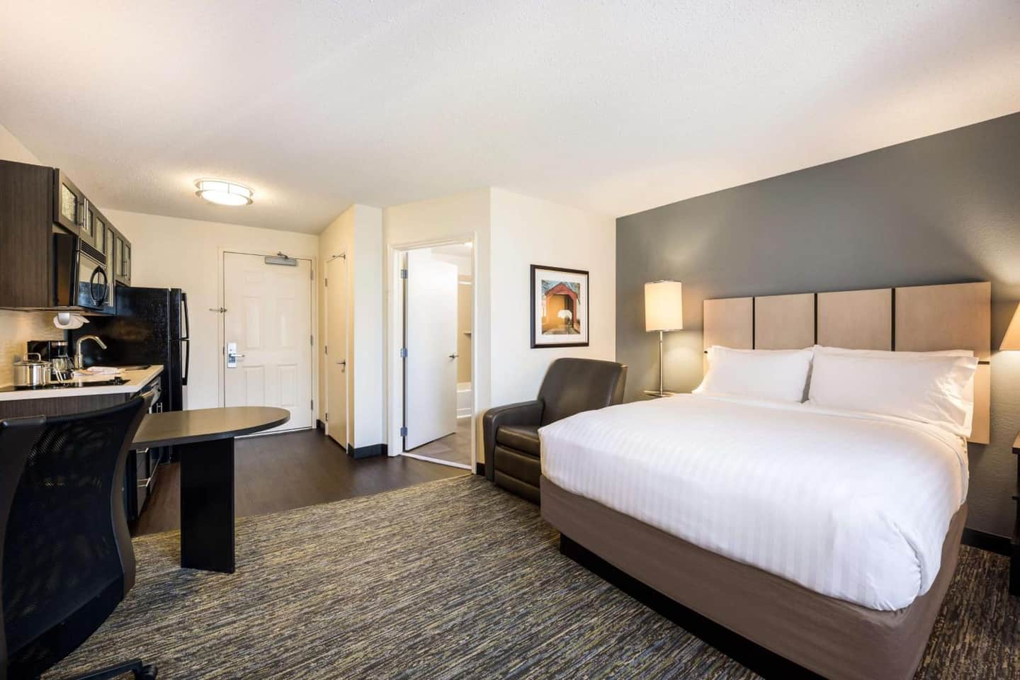 Sonesta Simply Suites Huntsville Research Park