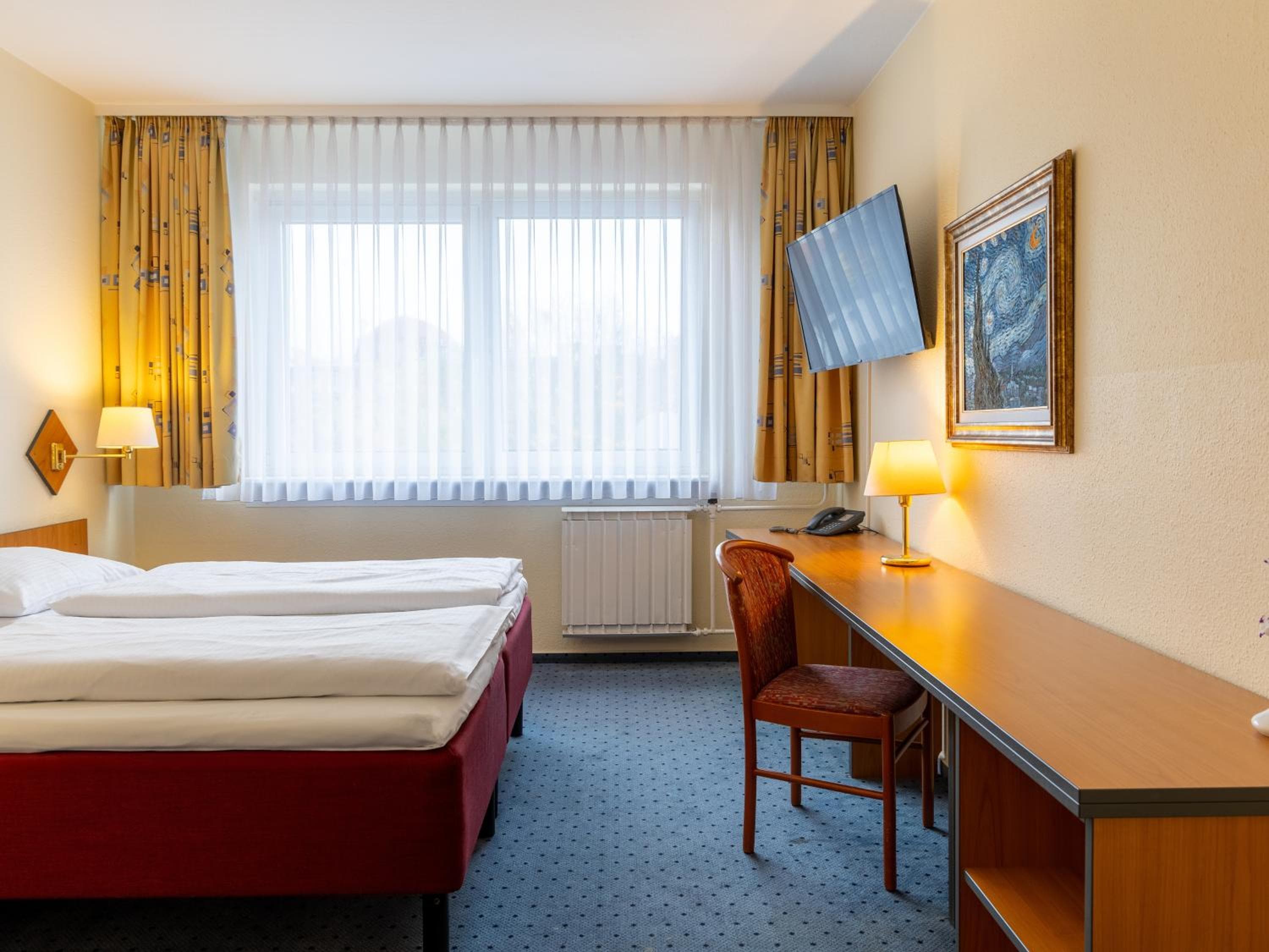 Good Morning + Berlin City East