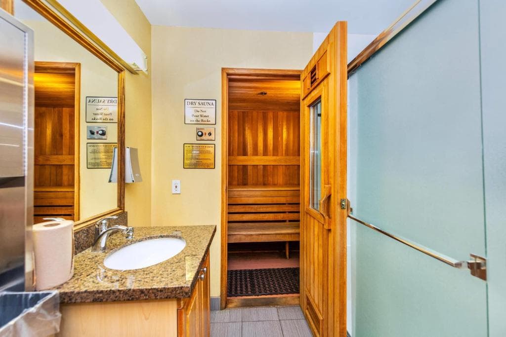 Grand Park Hotel & Suites Downtown Vancouver