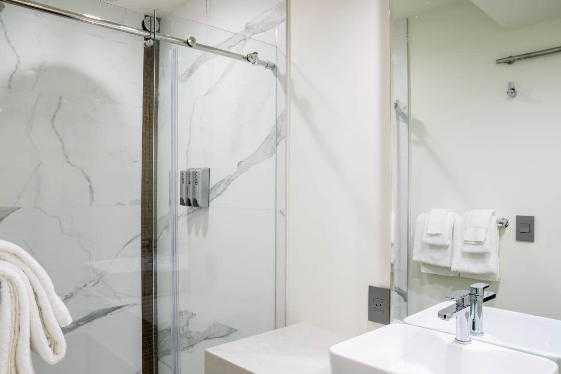 Hotel Xilo Glendale