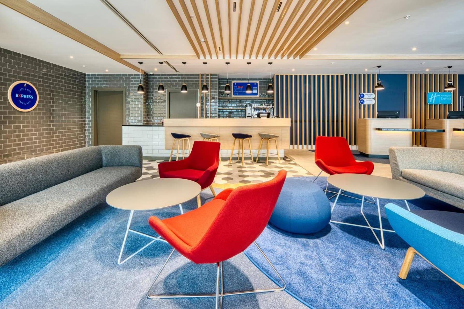 Holiday Inn Express Madrid Airport