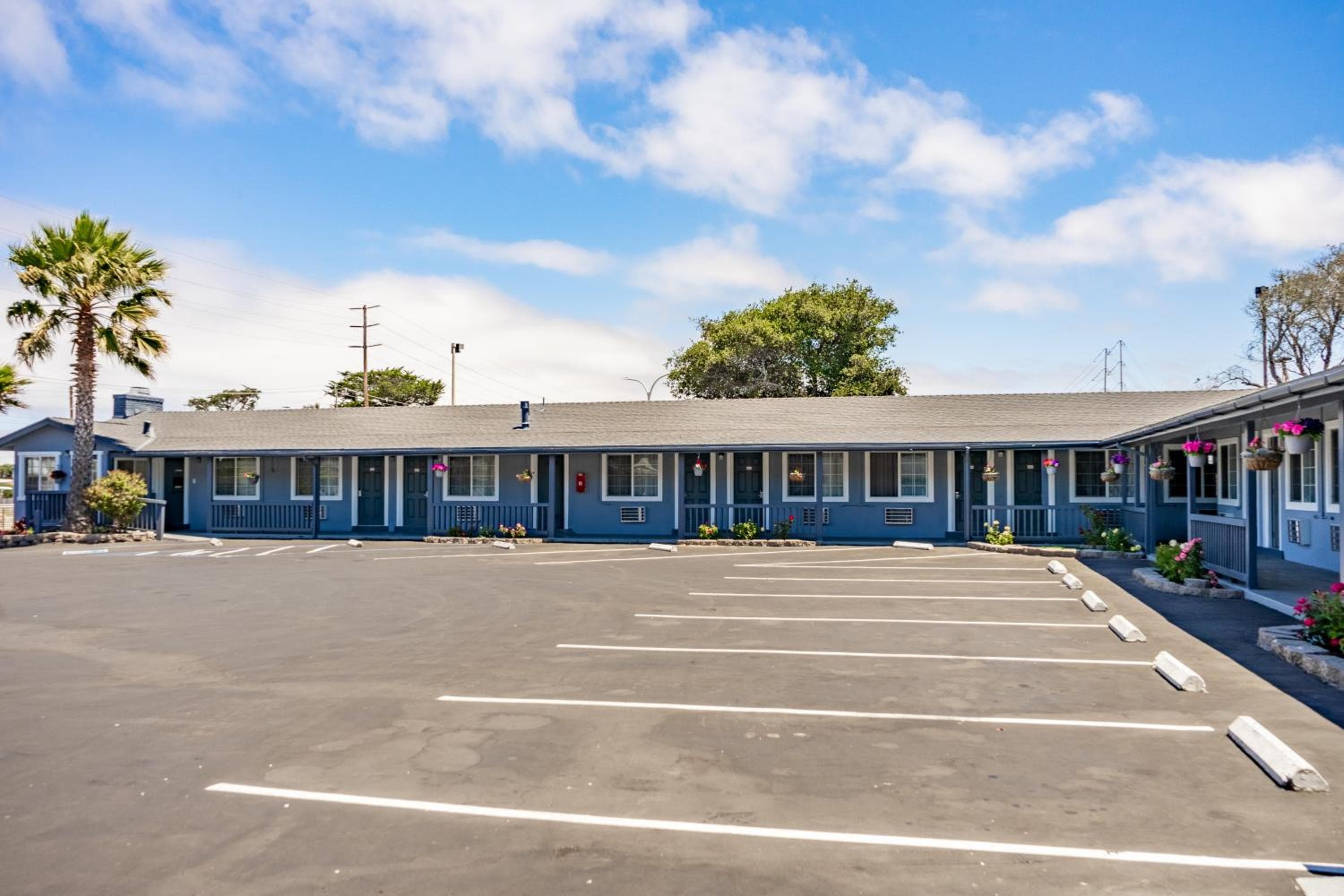 The Monterey Fireplace Inn