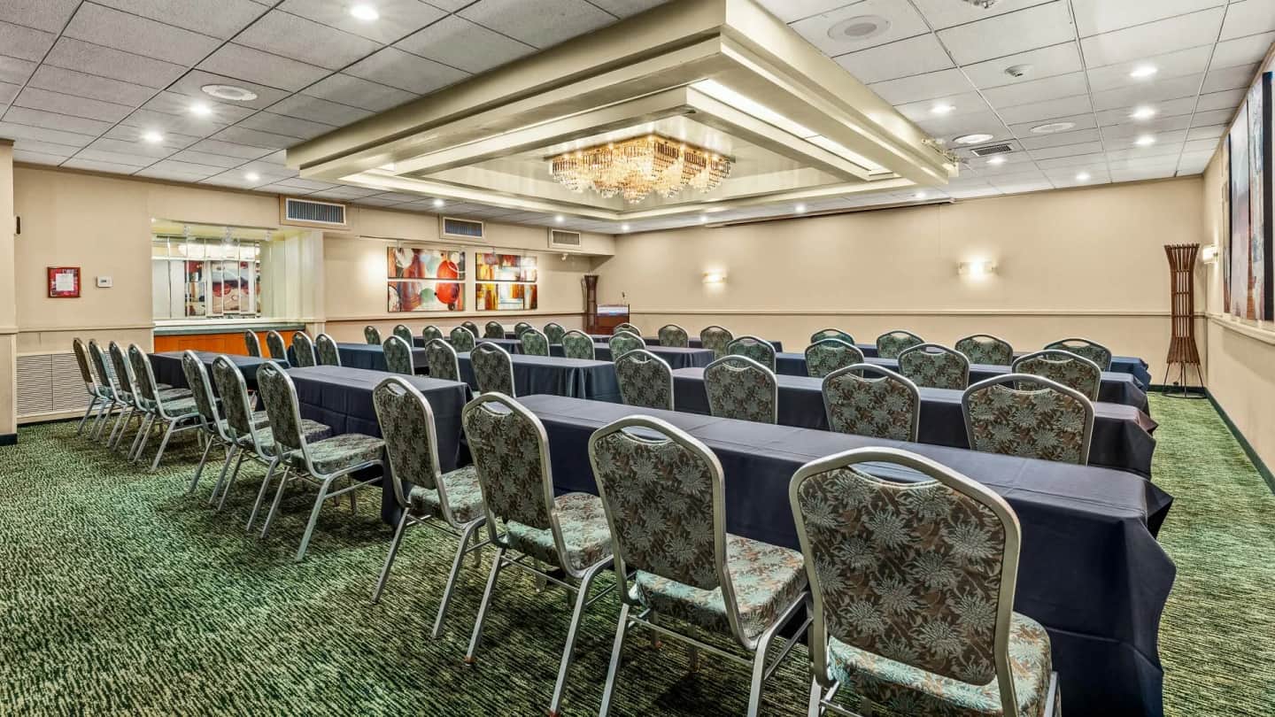 Airport Honolulu Hotel, Trademark Collection by Wyndham
