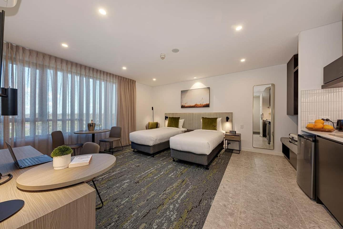 Littomore Hotel & Suites Kingswood