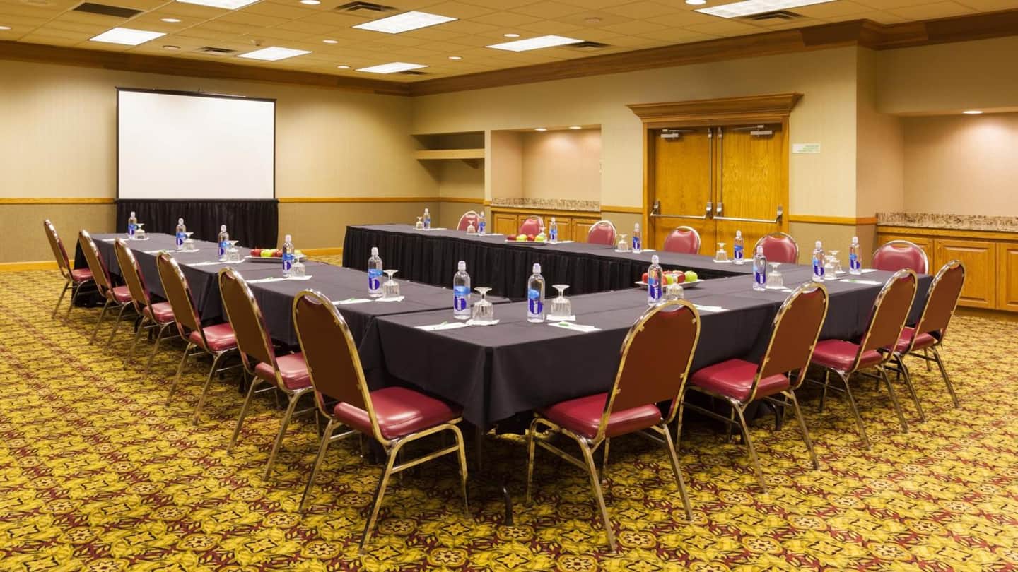 Holiday Inn Cincinnati Airport by IHG