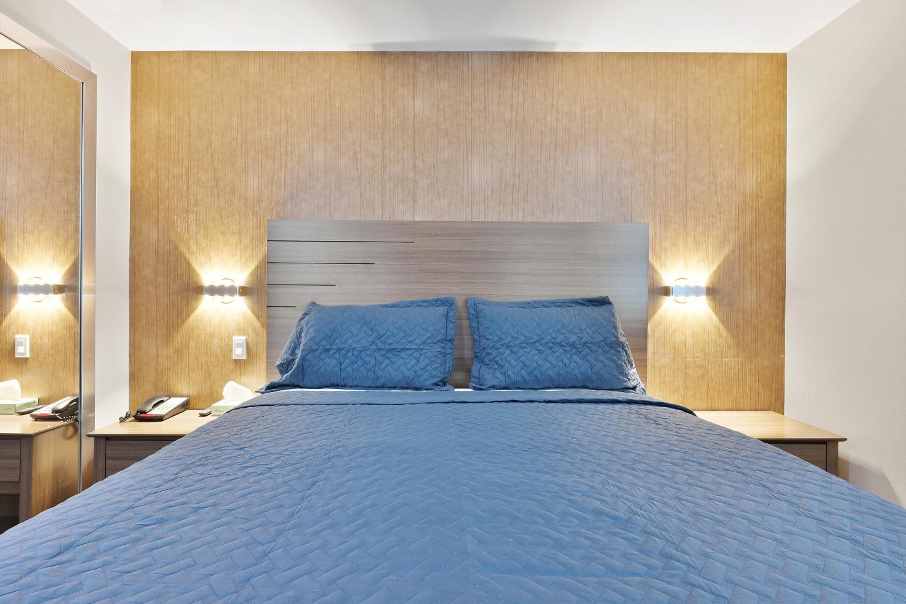 Casa Blanca Hotel Brooklyn