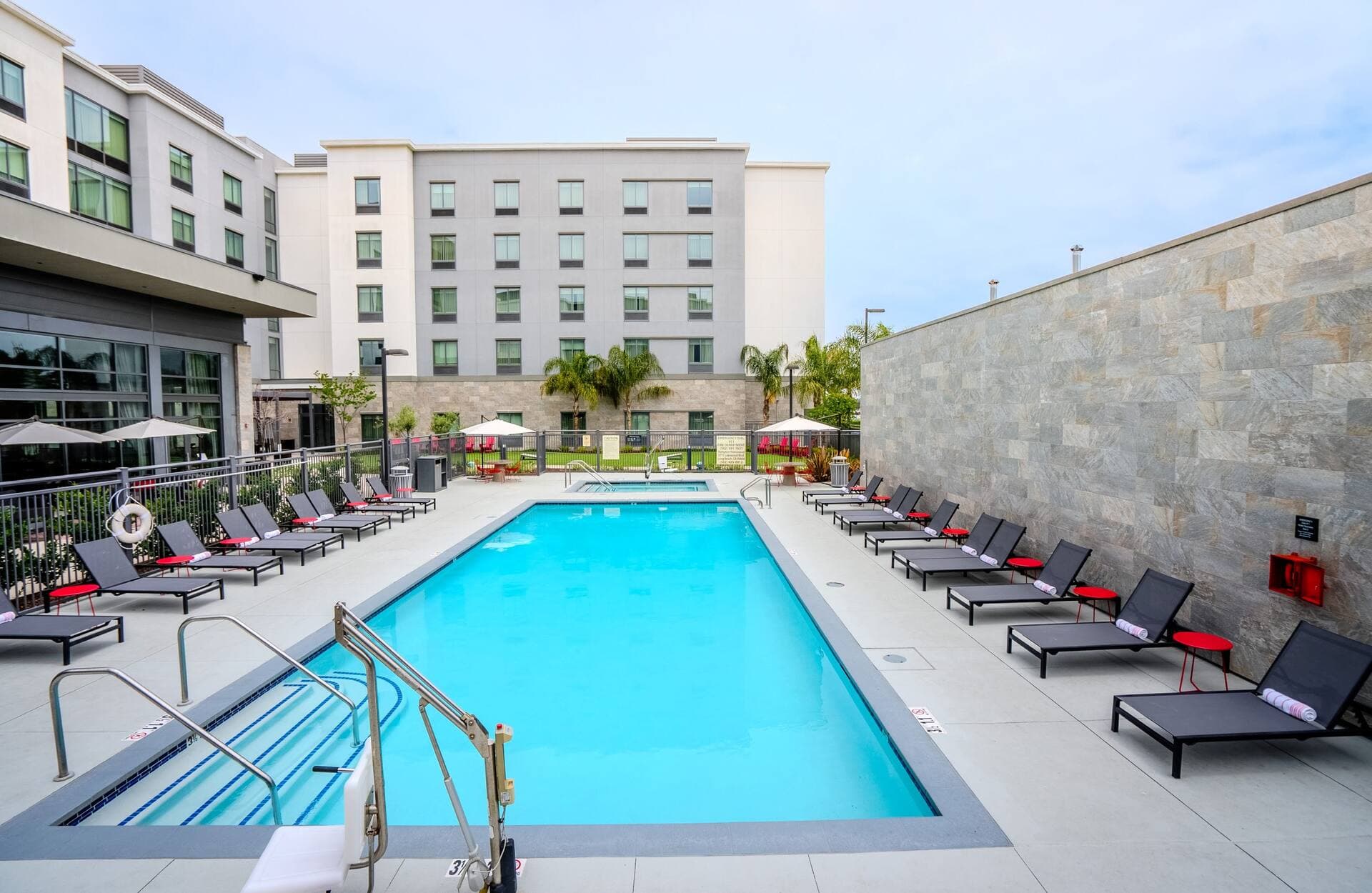 Homewood Suites by Hilton Long Beach Airport