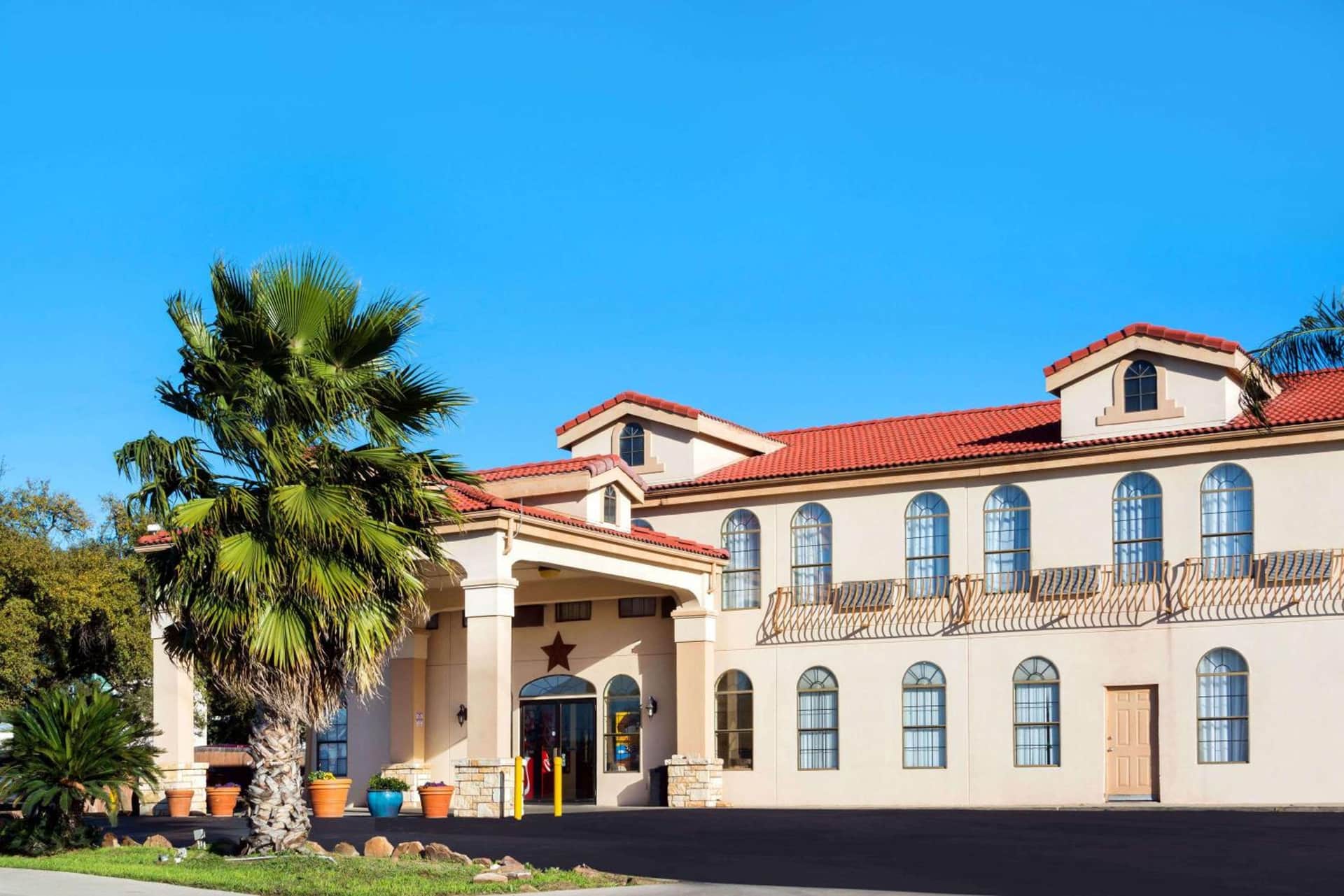 Days Inn by Wyndham Near Seaworld San Antonio
