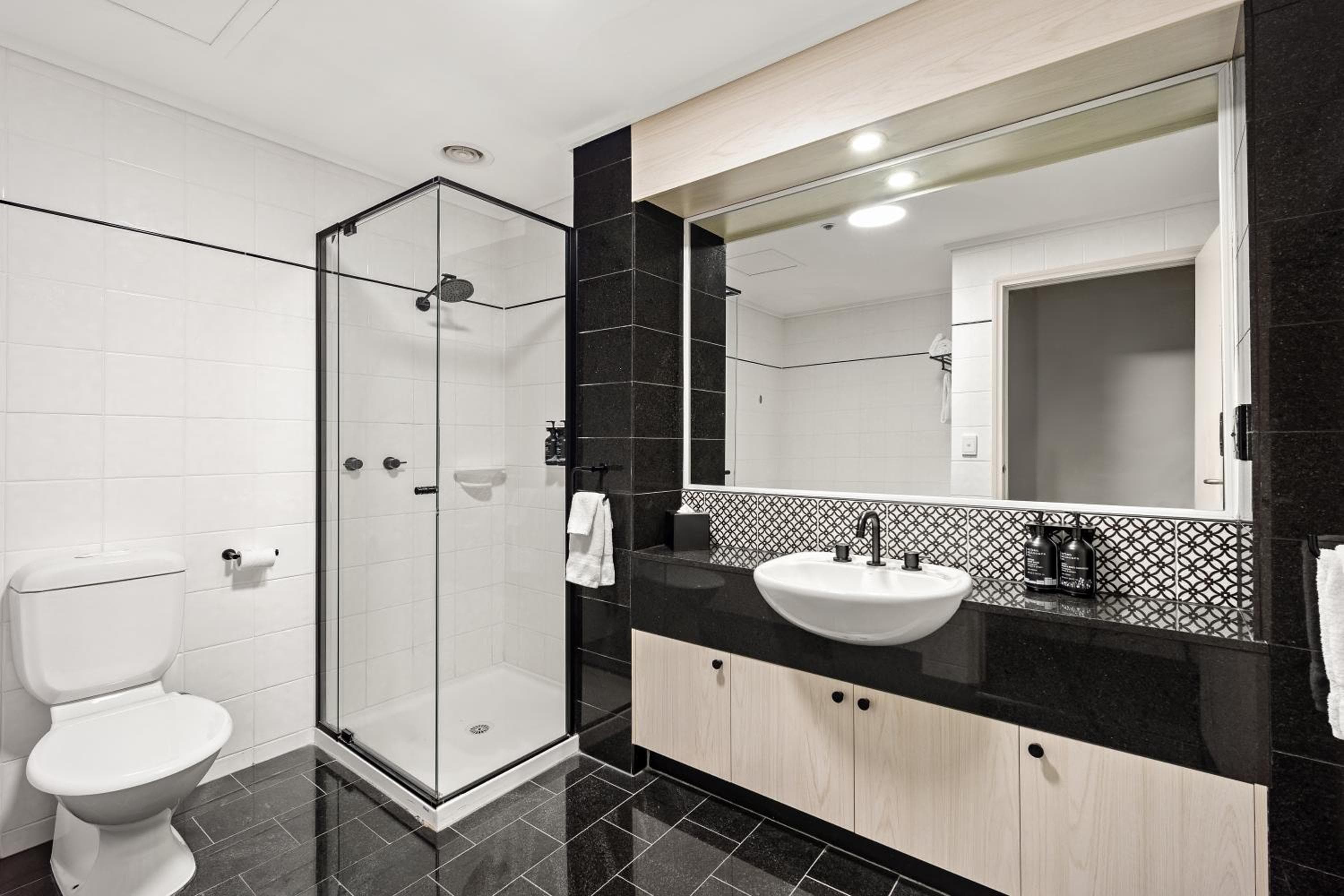 Melbourne City Suites