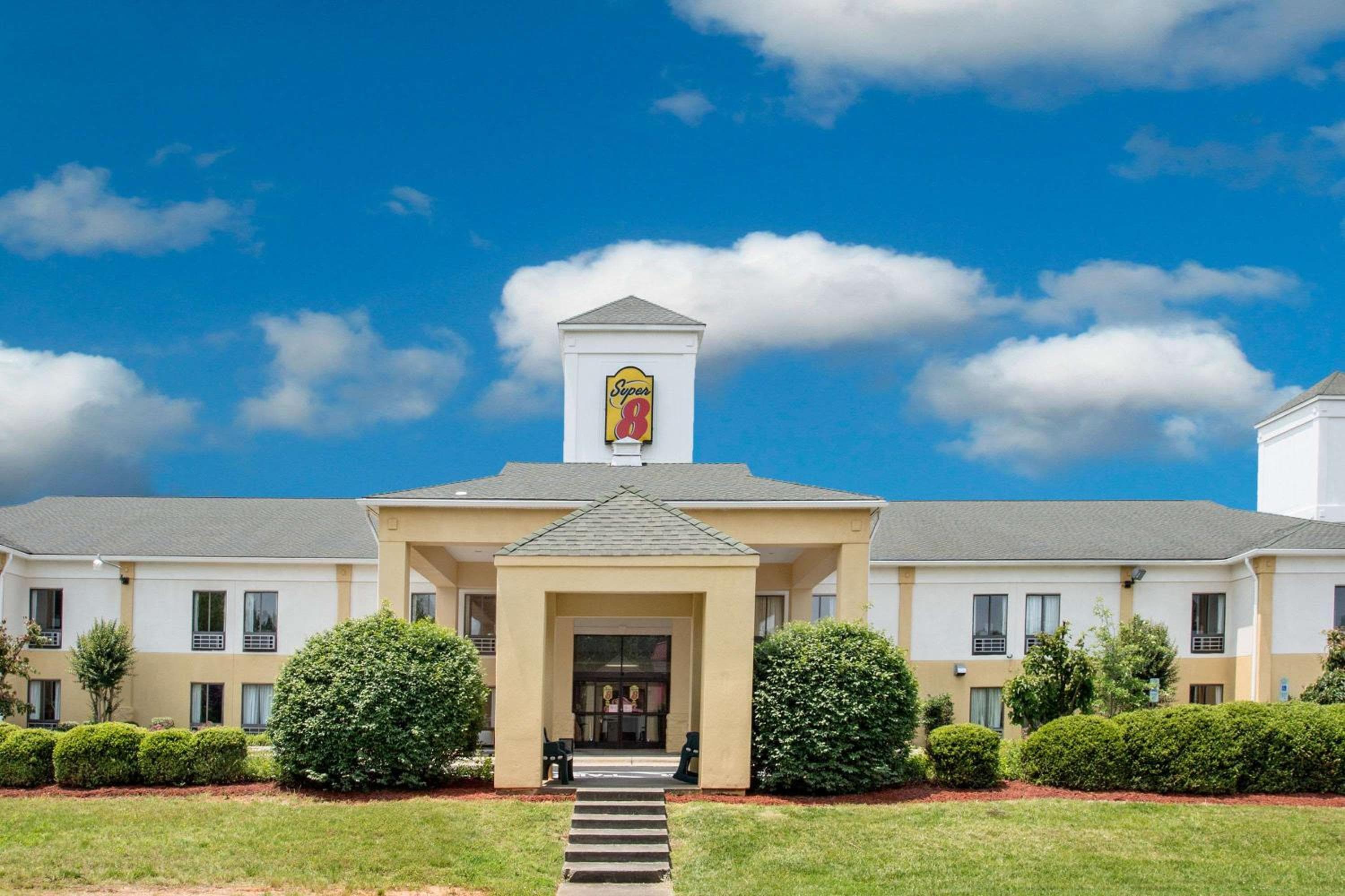 Super 8 by Wyndham Clemmons/Winston-Salem Area I-40