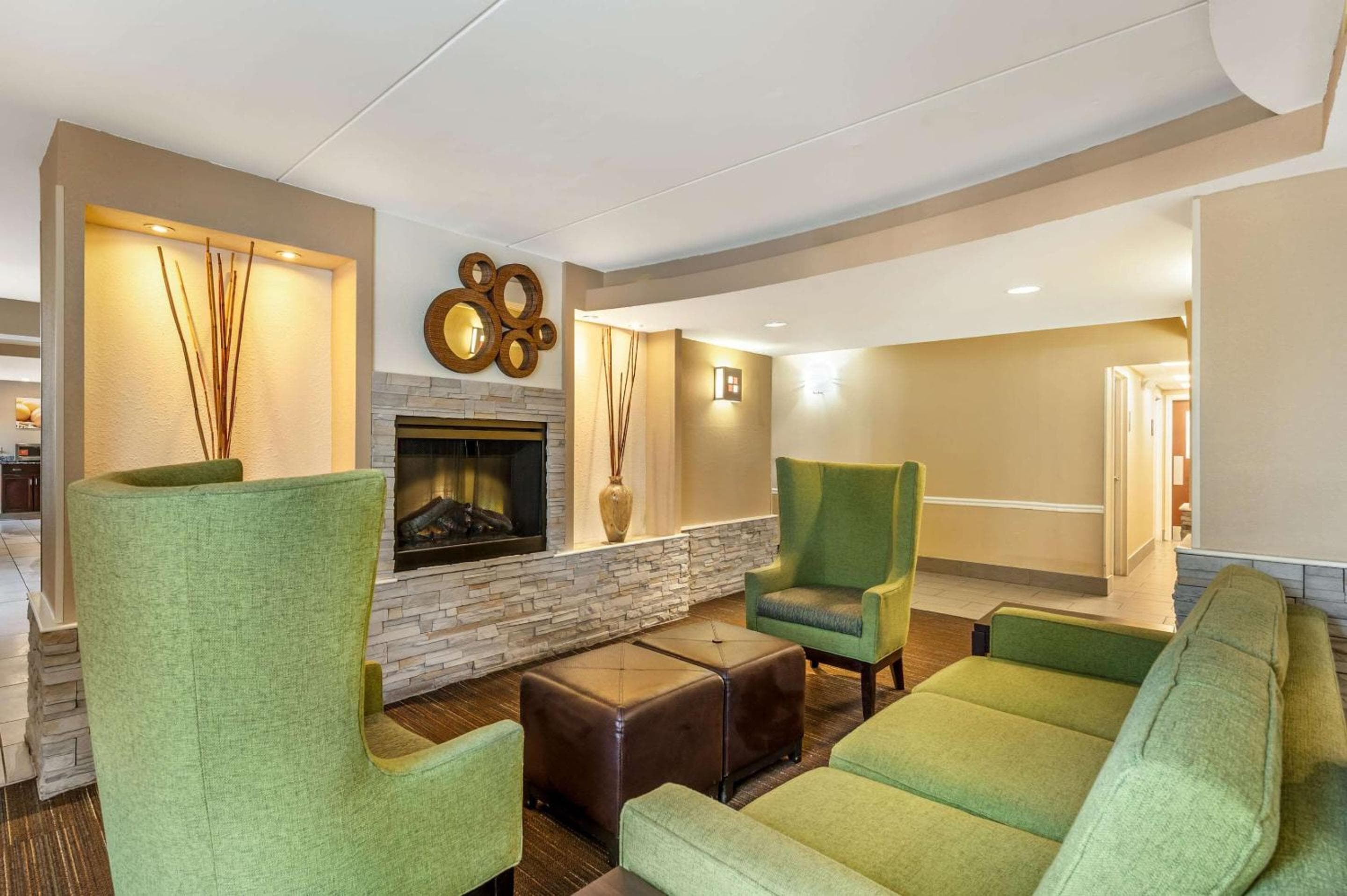 Comfort Inn & Suites East Hartford - Hartford