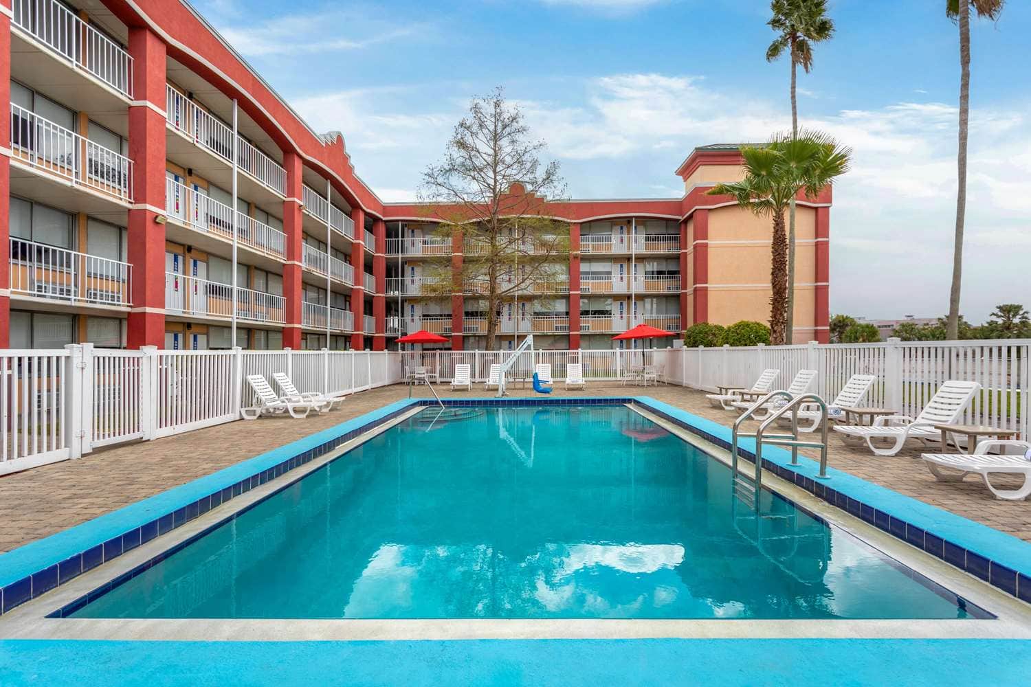 Baymont by Wyndham Orlando North Millenia