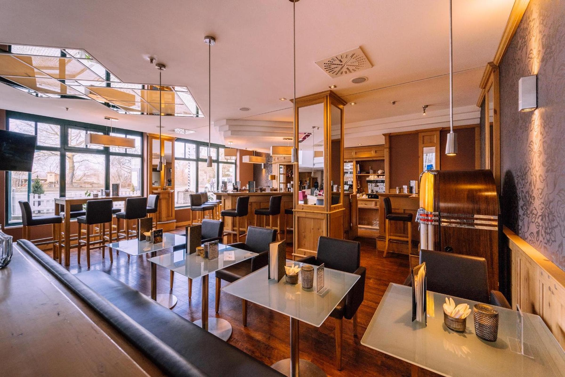 Atomis Hotel Munich Airport by Mercure