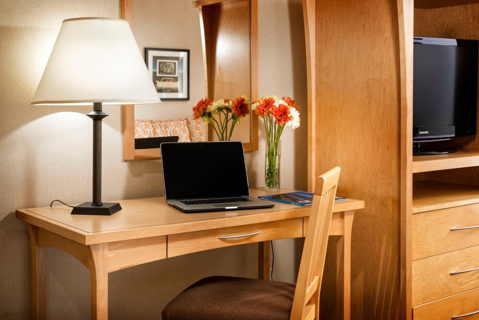 Staypineapple, University Inn, University District Seattle