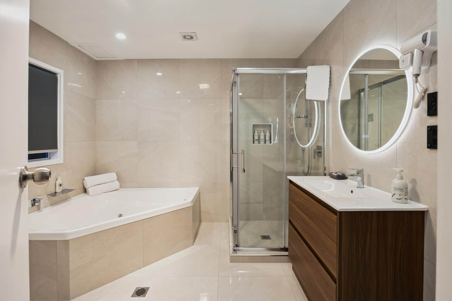 Aroha Motel & Apartments