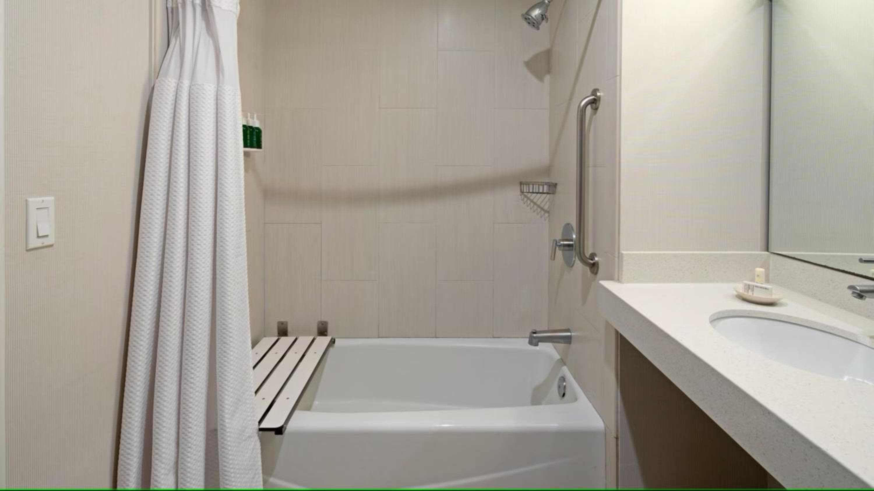 Holiday Inn Oxnard - Ventura by IHG