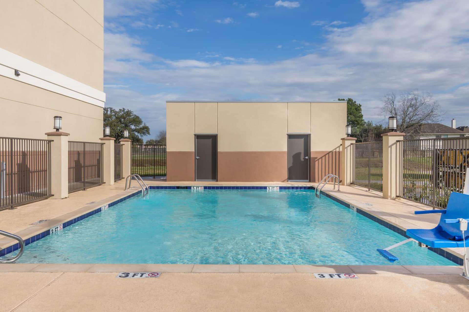 Days Inn & Suites by Wyndham Houston NW Cypress